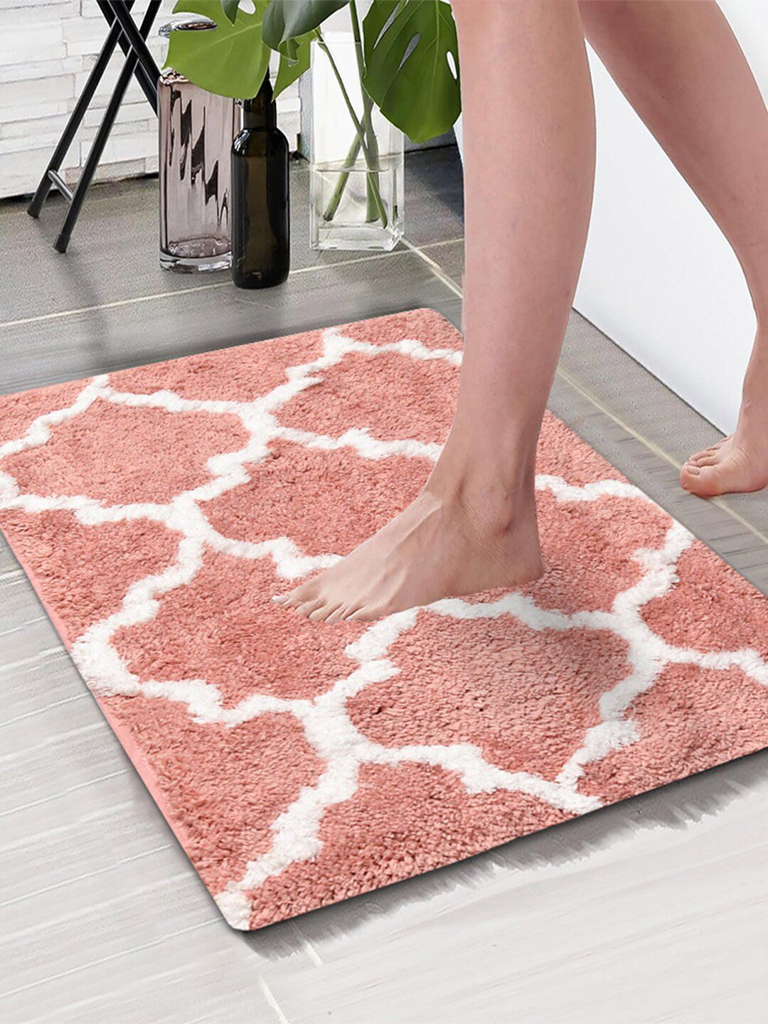Aura Peach-Coloured Geometric 1850 GSM Microfiber Bath Rug
