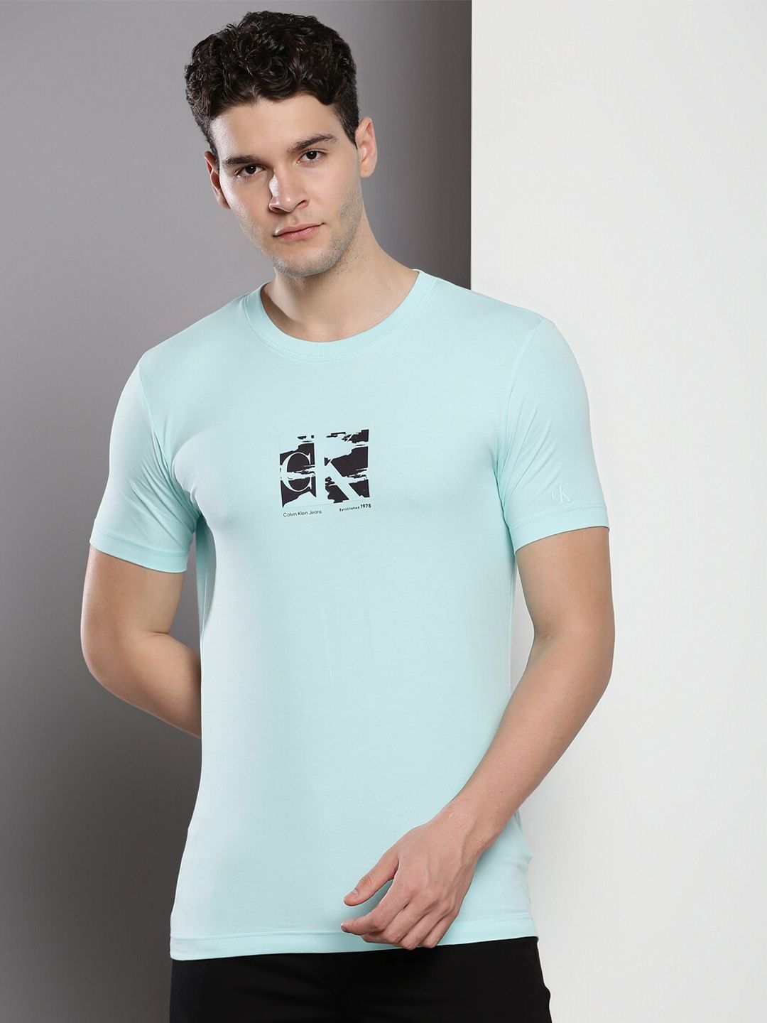 Calvin Klein Round Neck Casual Slim Fit T-shirt