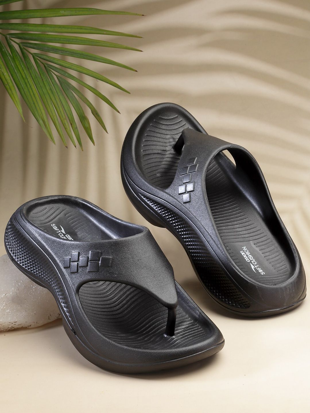 ASIAN Men Textured Clogs