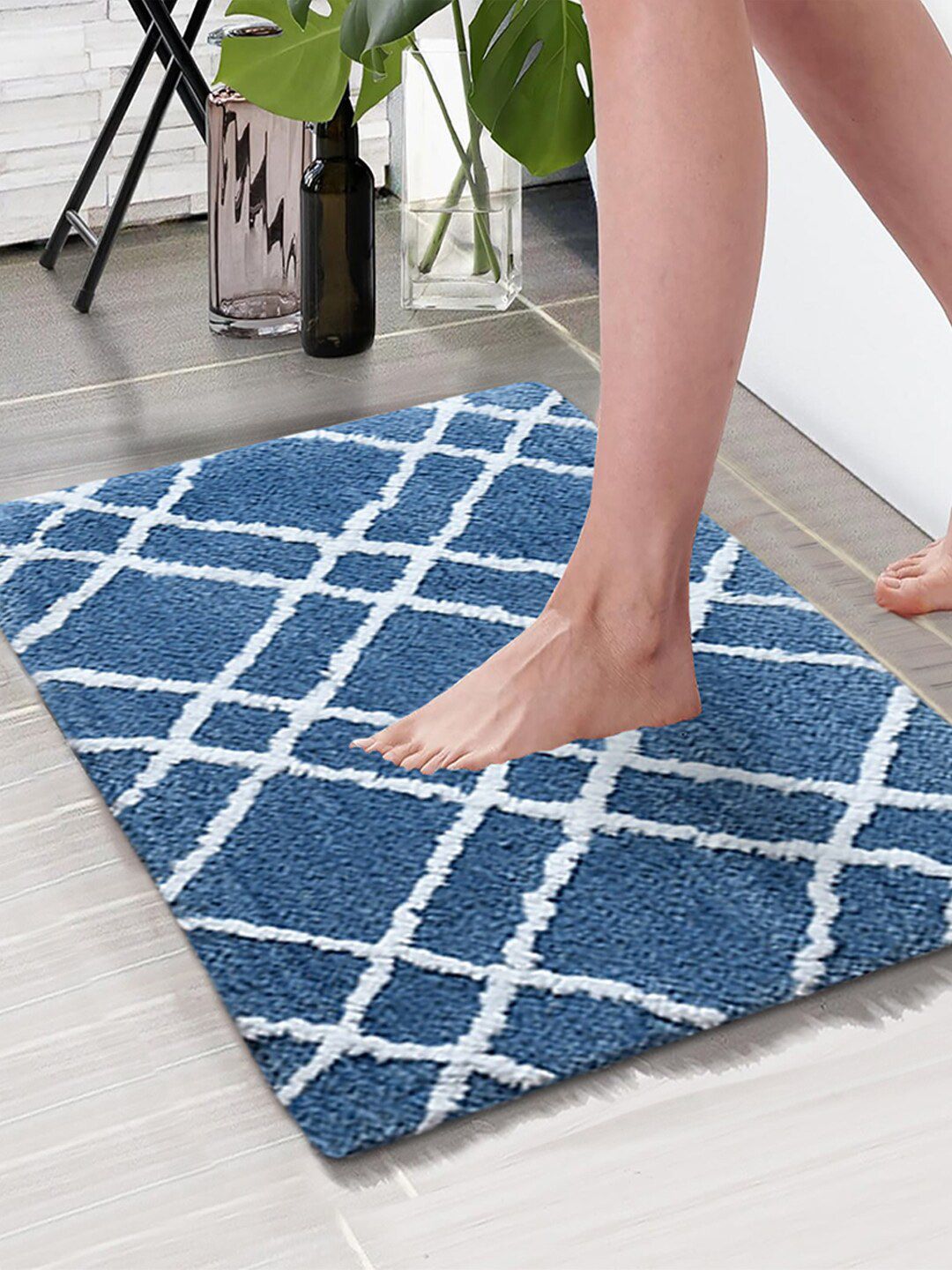 Aura Turquoise Blue & White Checkered Anti-Skid 1850 GSM Bath Mat