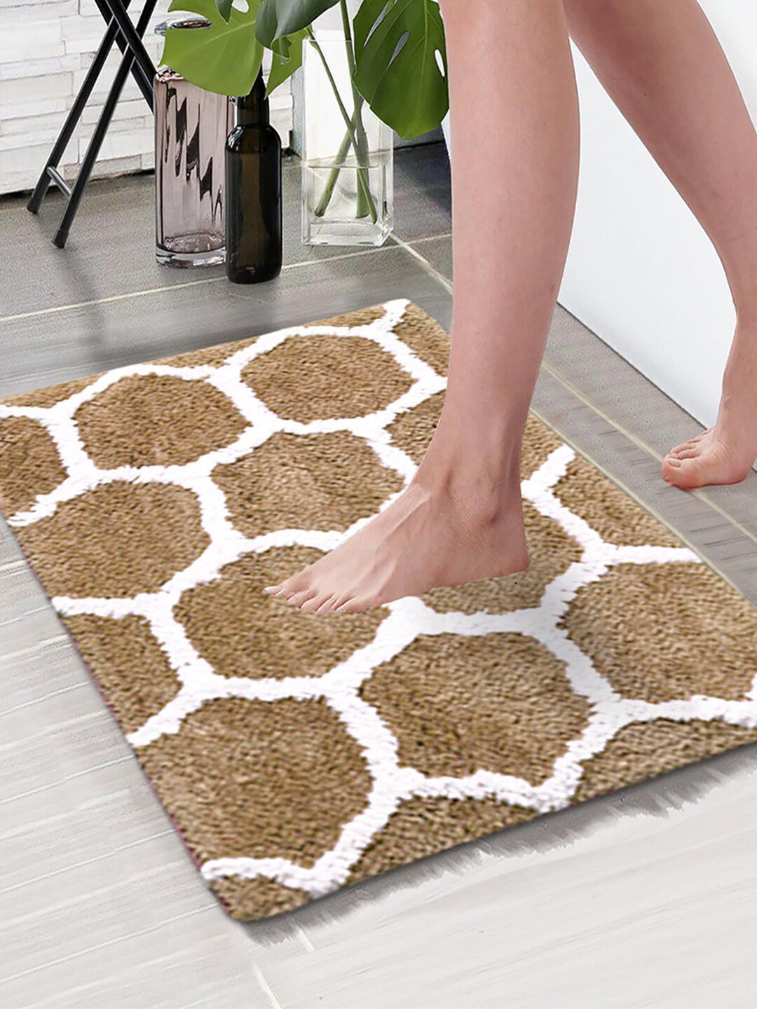 Aura Brown & White Printed 1850 GSM Anti Skid Bath Rug