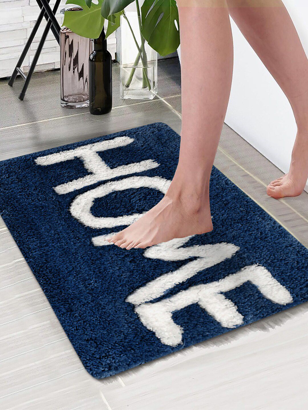 Aura Navy Blue & White Home Design Anti-Skid Microfiber 1850 GSM Bath Mat