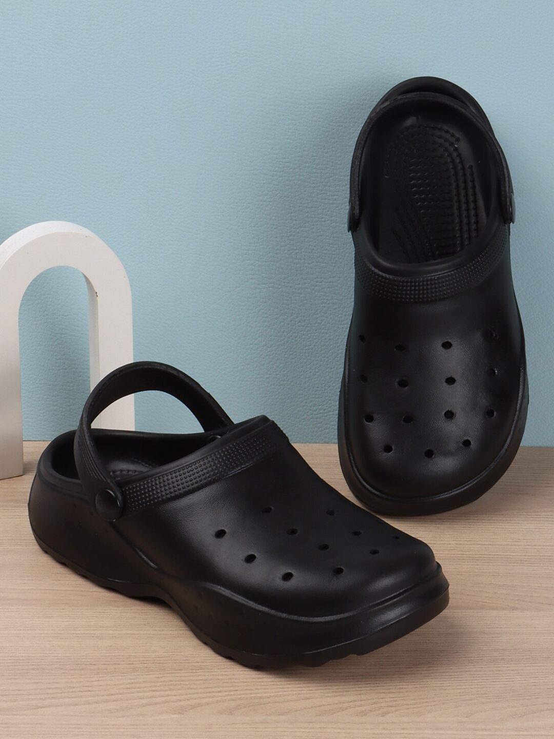 The Roadster Lifestyle Co. Women Black Self Design Clogs