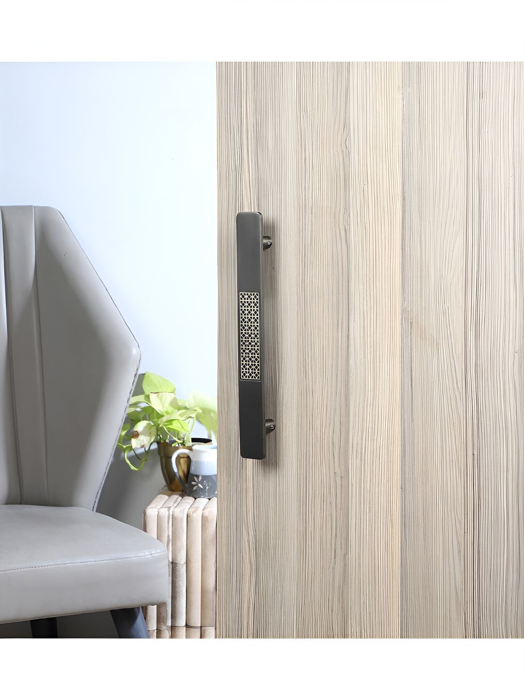 Two Moustaches Black & Gold Toned Textured Matte Finish Door Handle