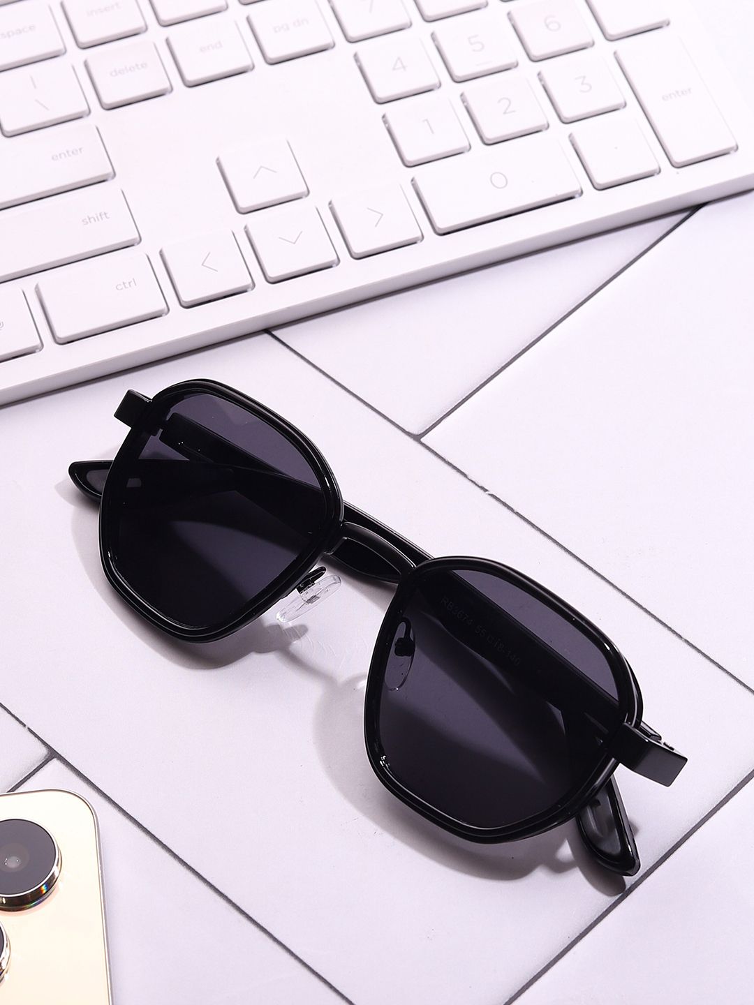 The Roadster Lifestyle Co. Unisex Square Sunglasses