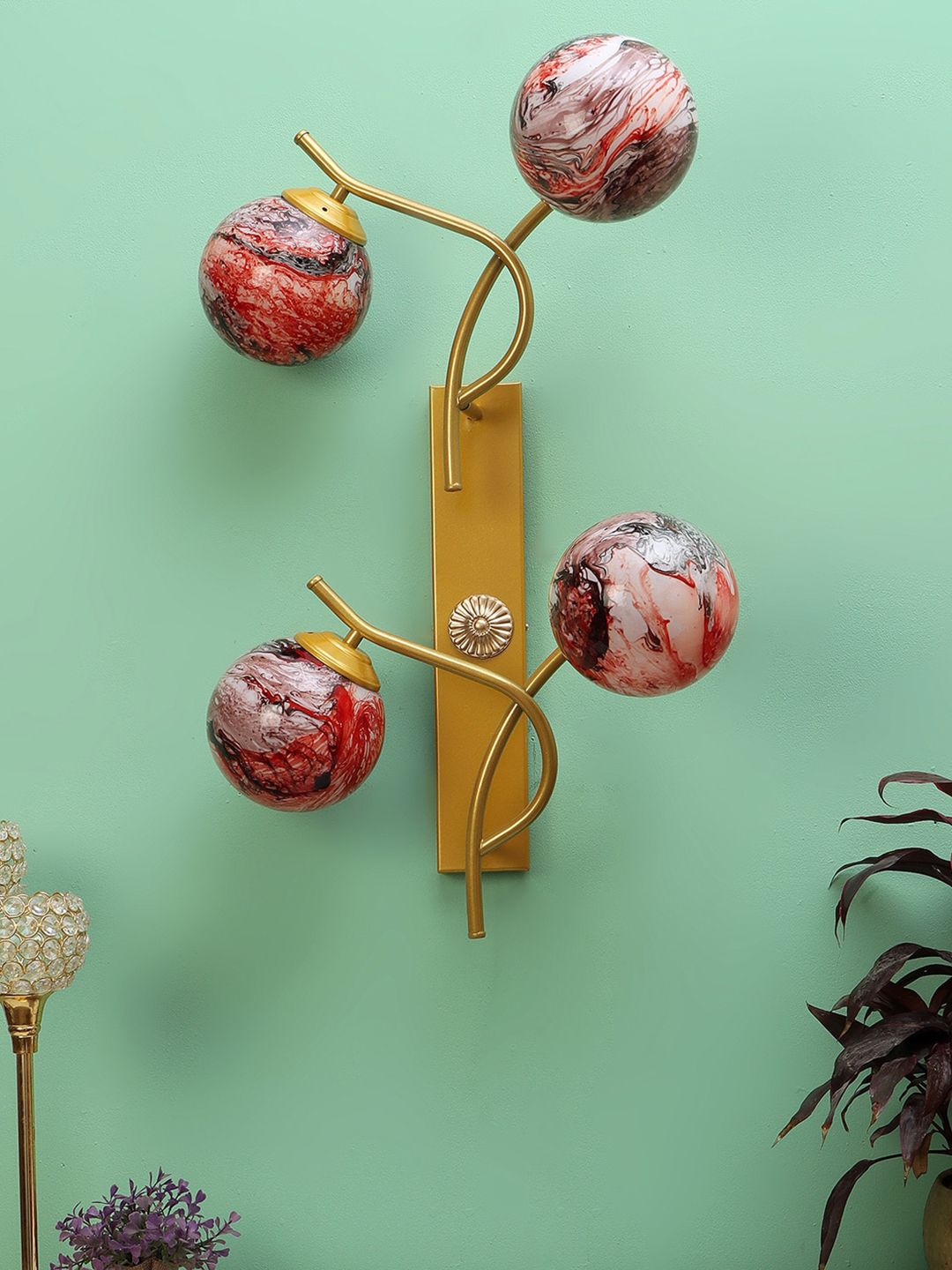decorativeray Red & Gold Toned Metal Wall Lamp