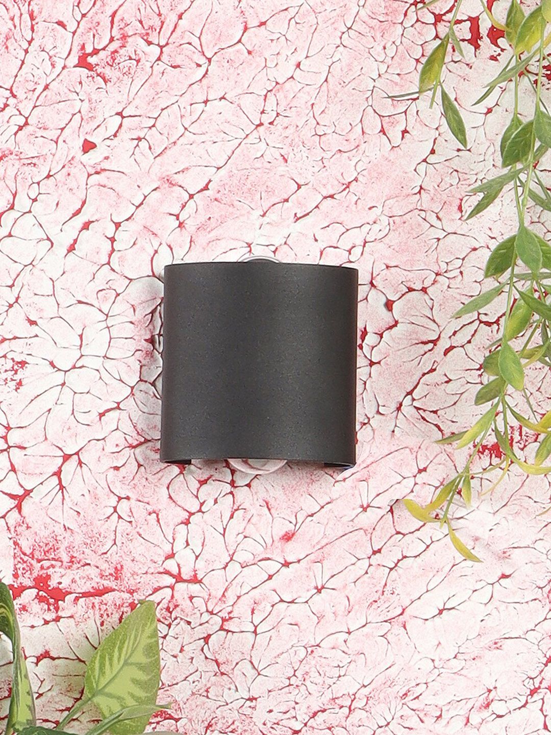 decorativeray Black Abstract Shaped Aluminium Wall Lamp