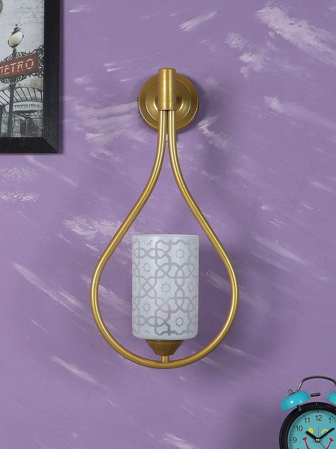 decorativeray Gold-Toned & White Printed Abstract Shaped Metal Wall Lamp