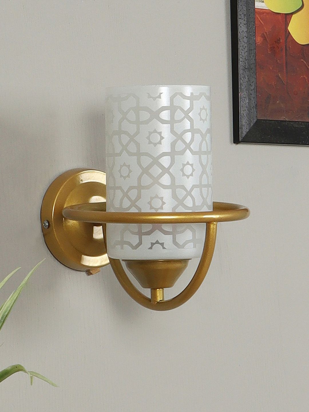 decorativeray Gold-Toned & White Printed Abstract Shaped Metal Wall Lamp