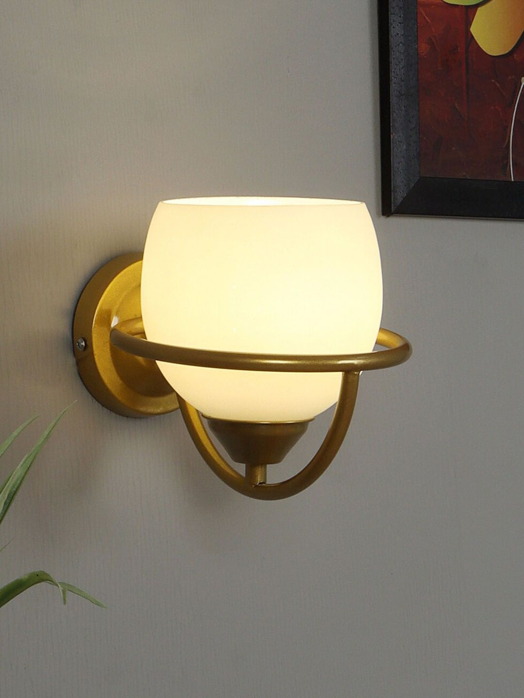 decorativeray Gold Toned Abstract Shaped Metal Wall Lamp
