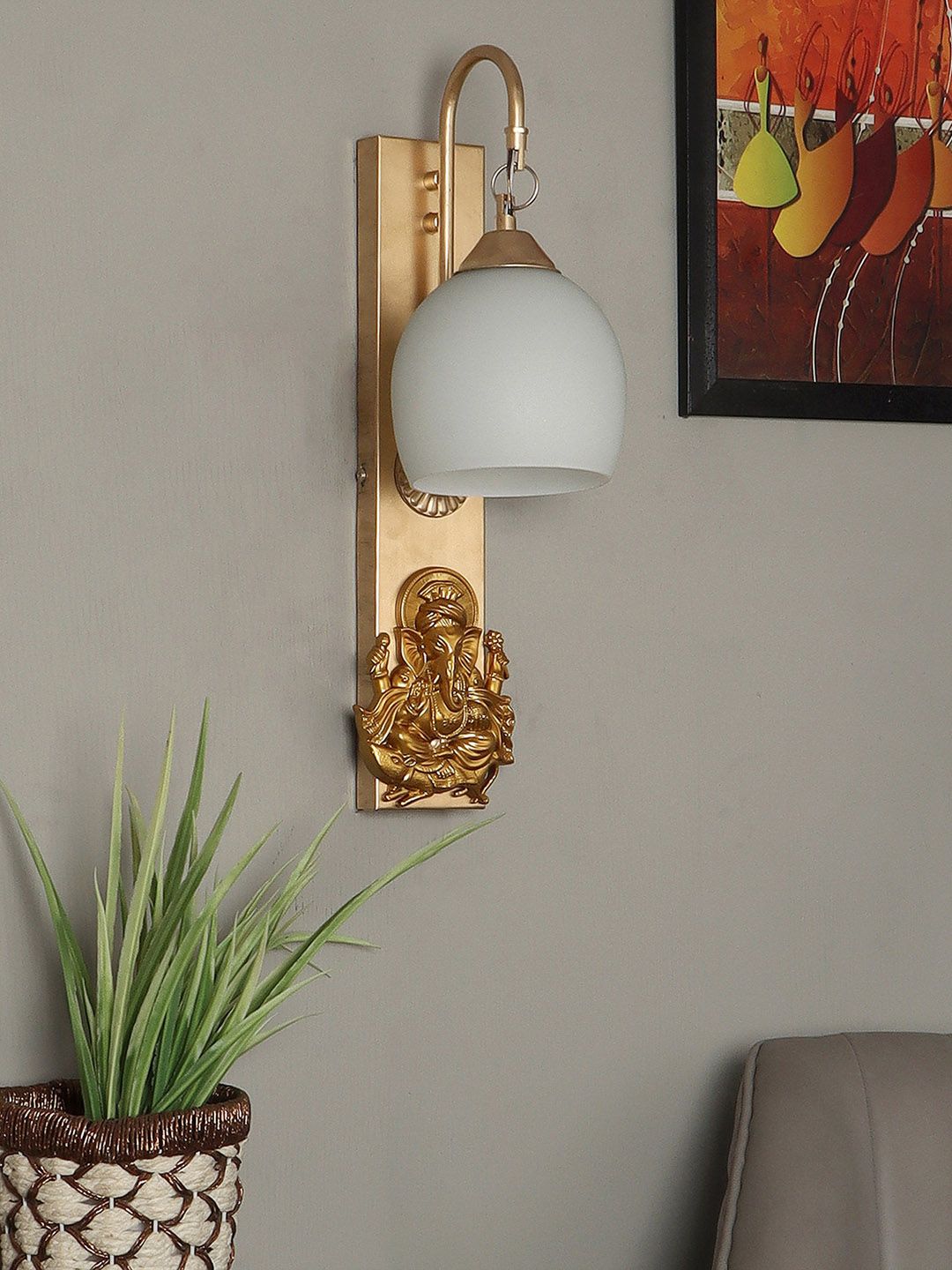 decorativeray Gold-Toned & White Abstract Shaped Metal Wall Lamp