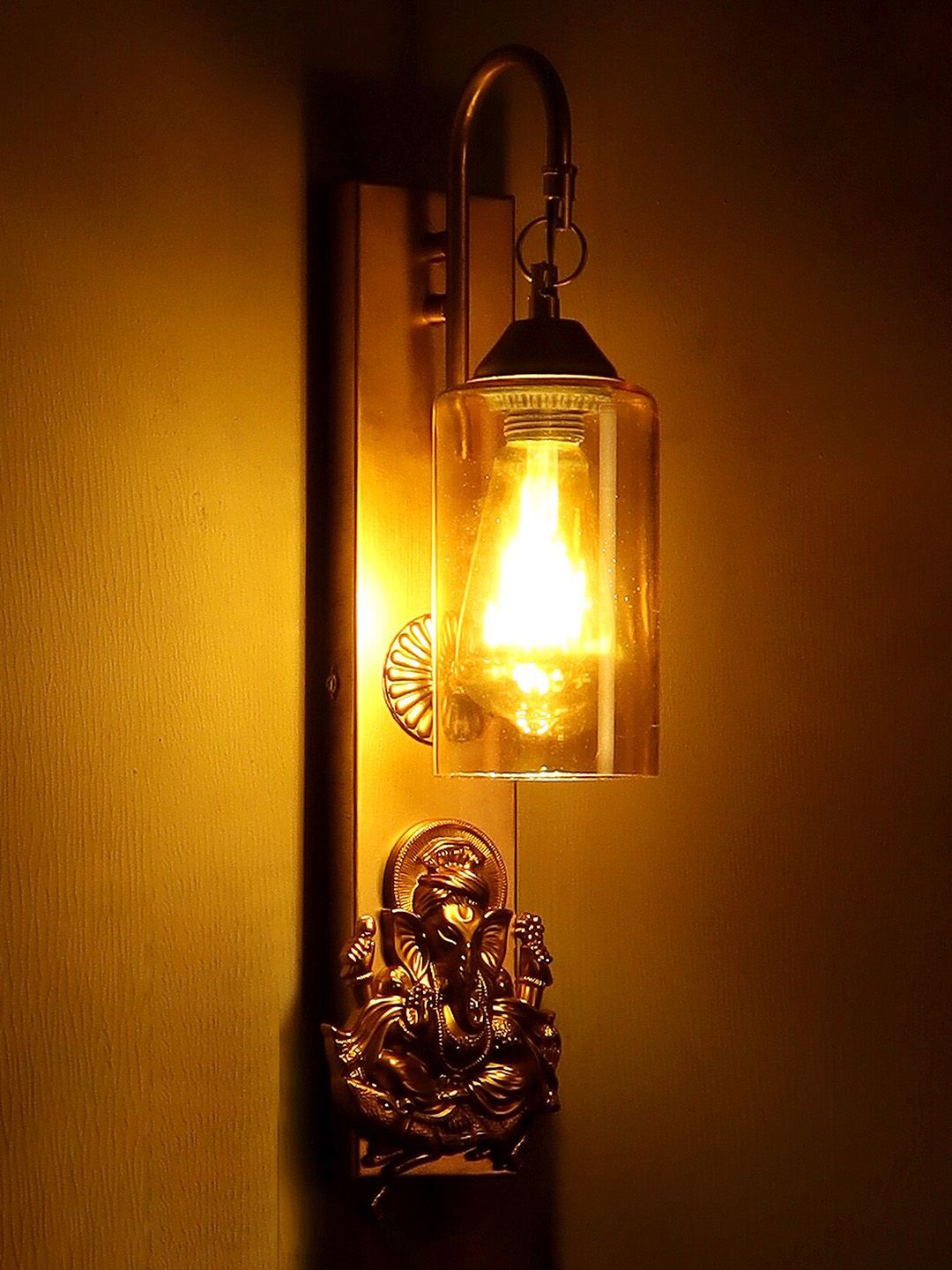 decorativeray Gold Toned Metal Wall Lamps