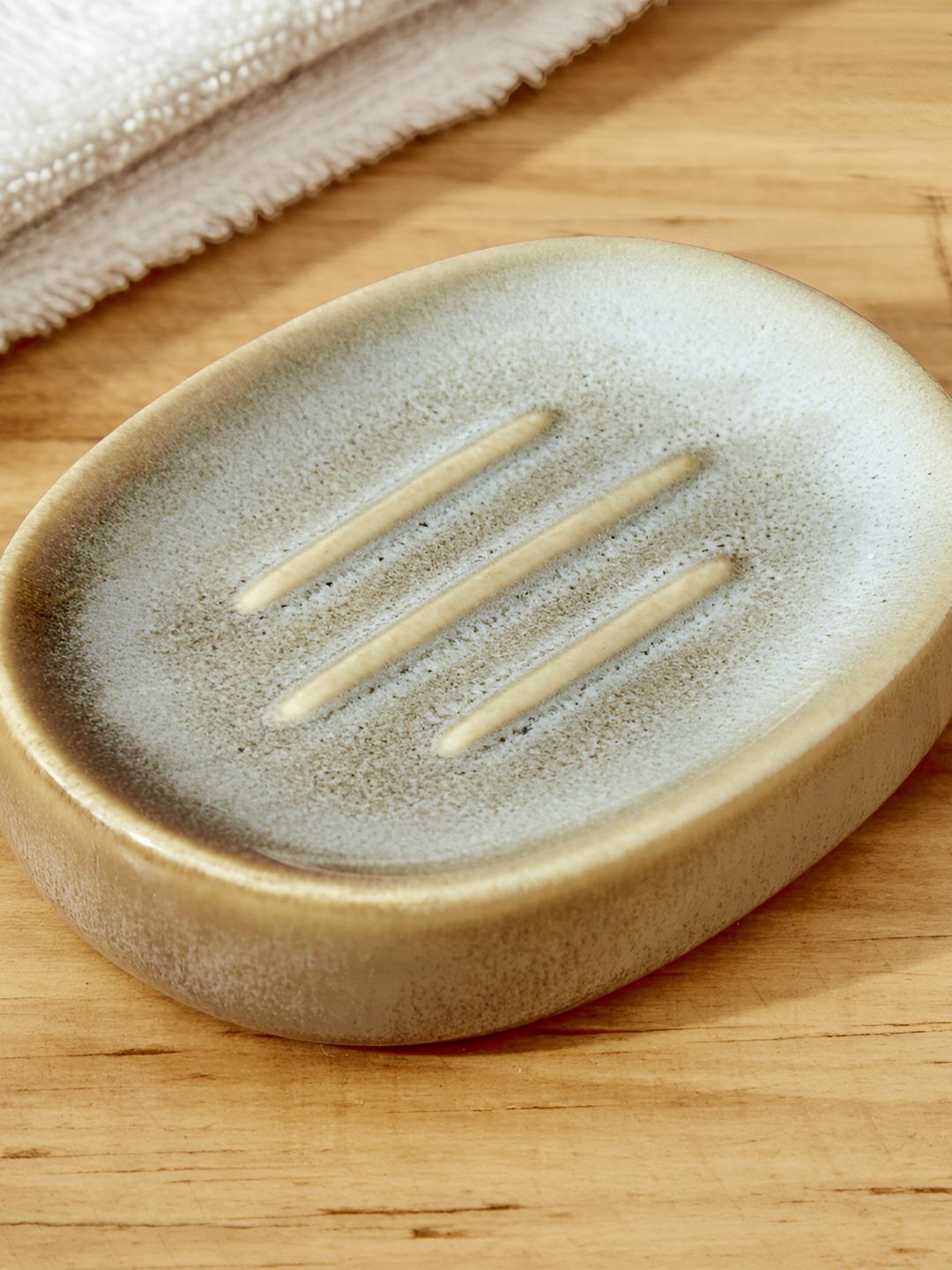 Home Centre Green Textured Ceramic Soap Dish
