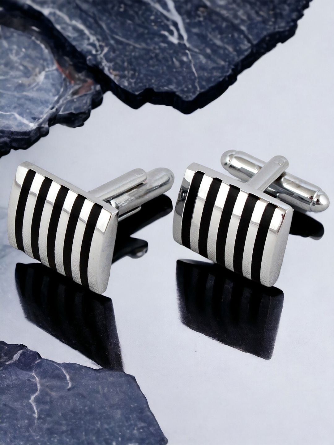 LUCKY JEWELLERY Silver-Plated Cufflink