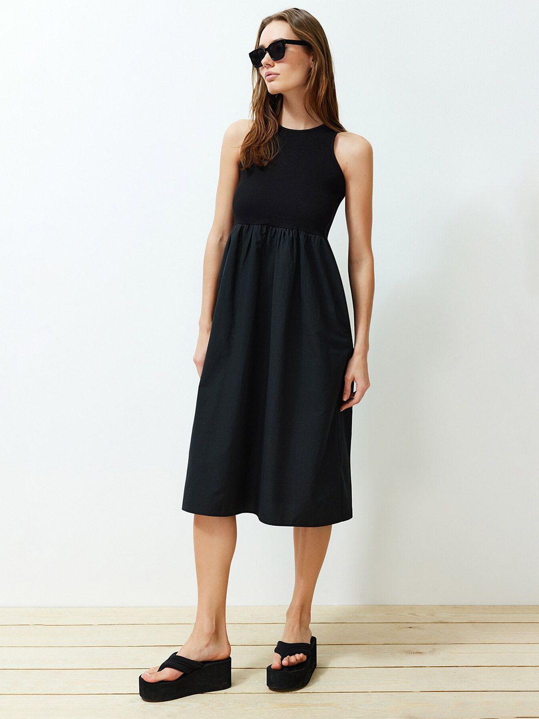 Trendyol Sleeveless Fit & Flare Dress