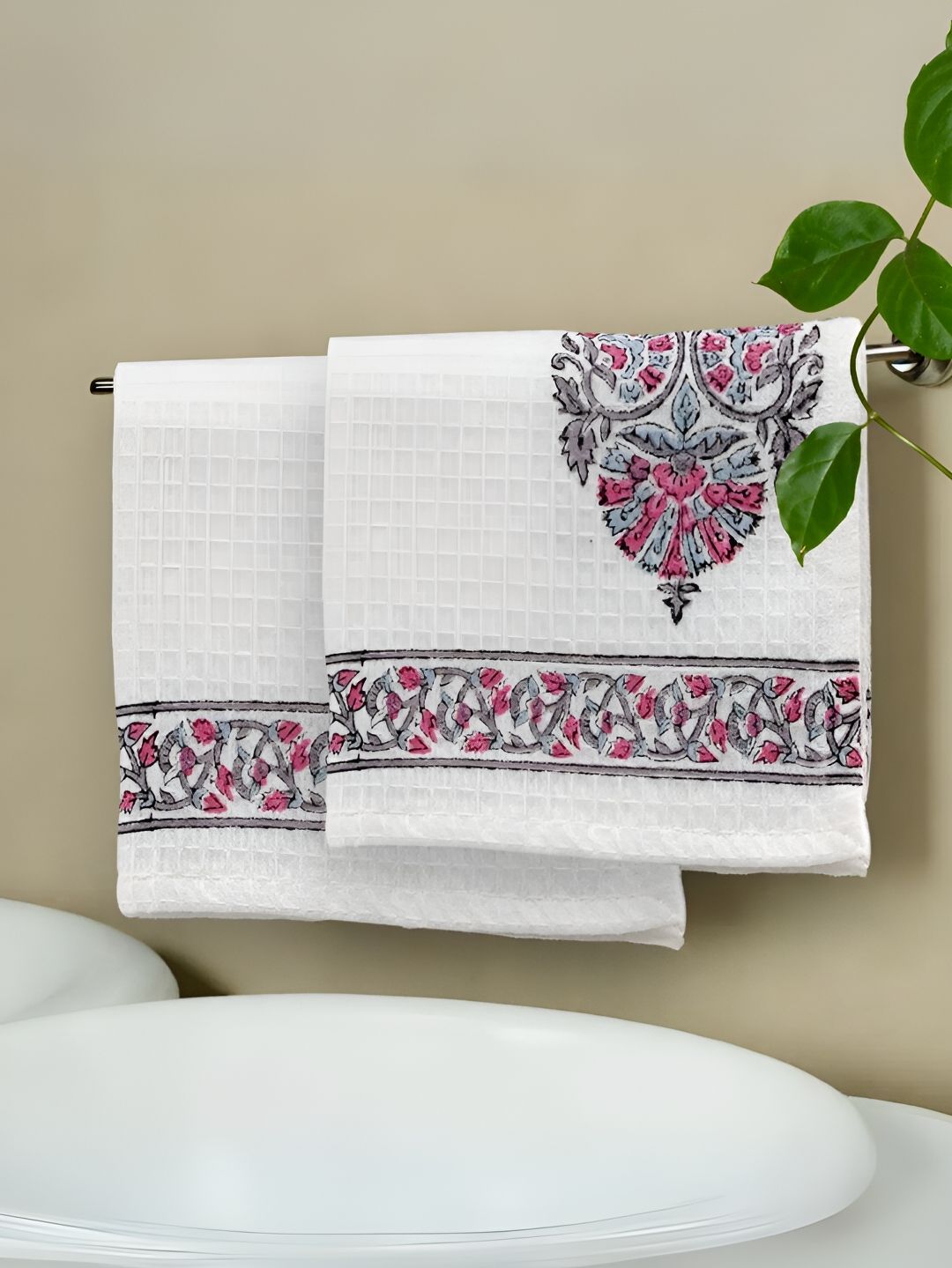 Peepul Tree White & Pink 2 Pieces Printed Cotton 300 GSM Hand Towels