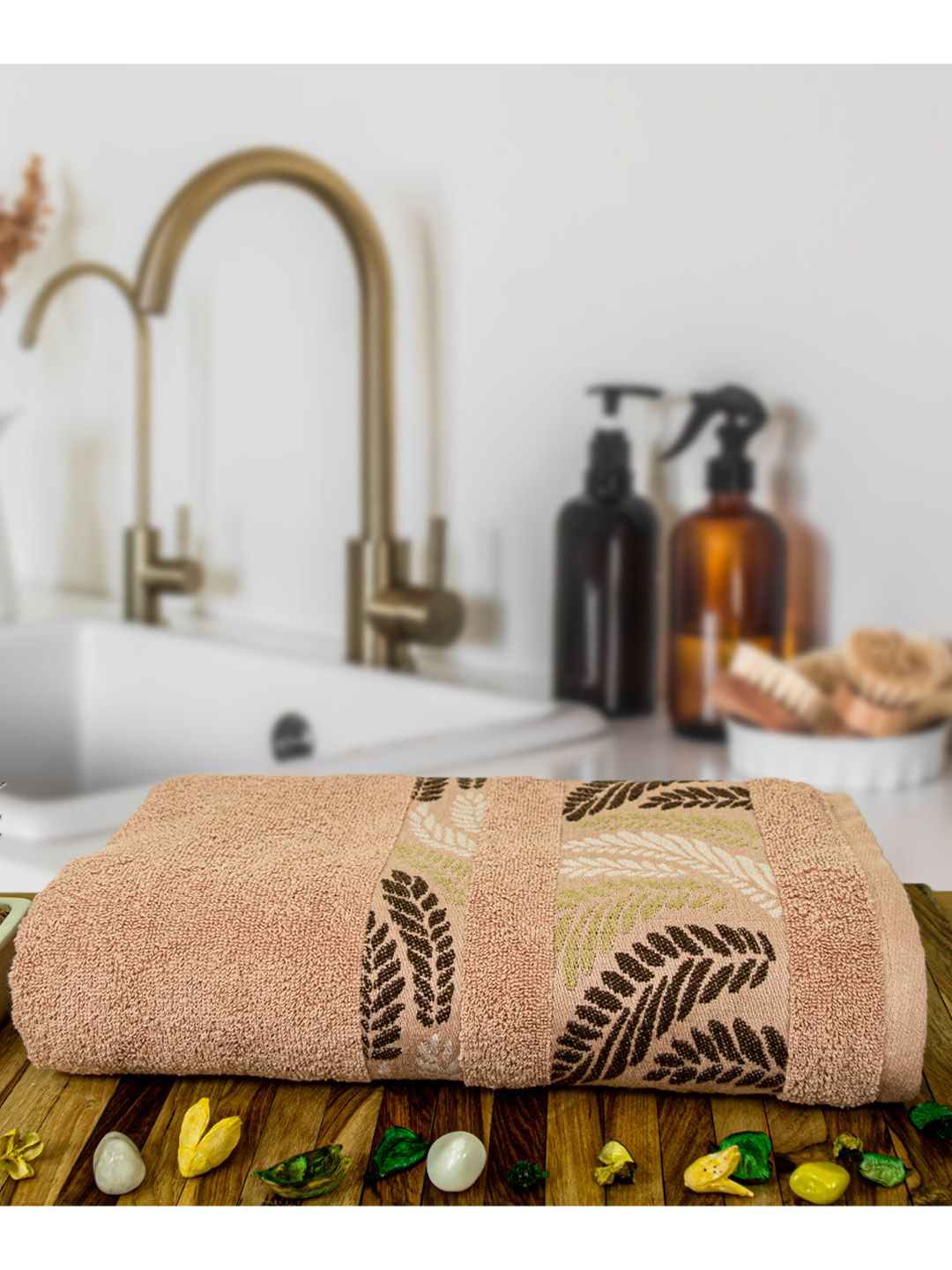 RANGOLI Peach-Coloured & White Double- Ply Terry Cotton 470 GSM Bath Towel
