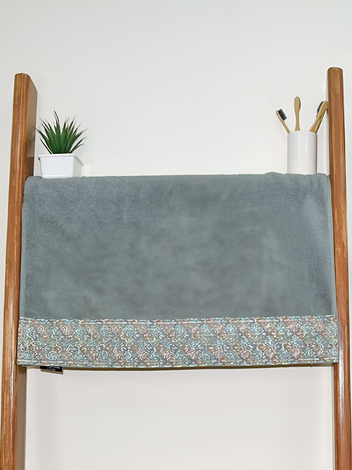 RANGOLI Green Solid Terry Cotton 550GSM Super Soft Adult Thin Bath Towel-58x28In
