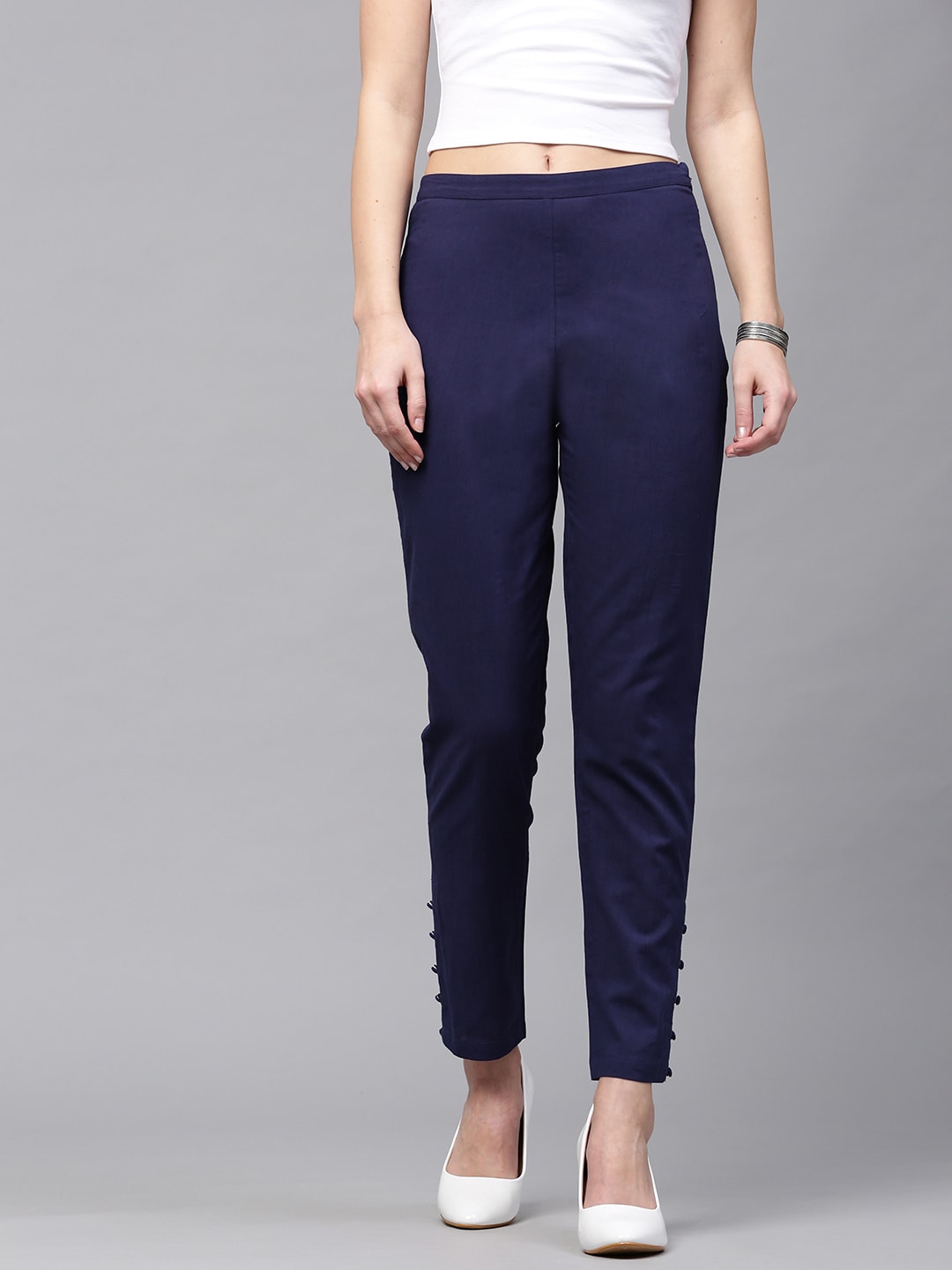 SASSAFRAS Women Navy Blue Regular Fit Solid Cropped Trousers Price in India