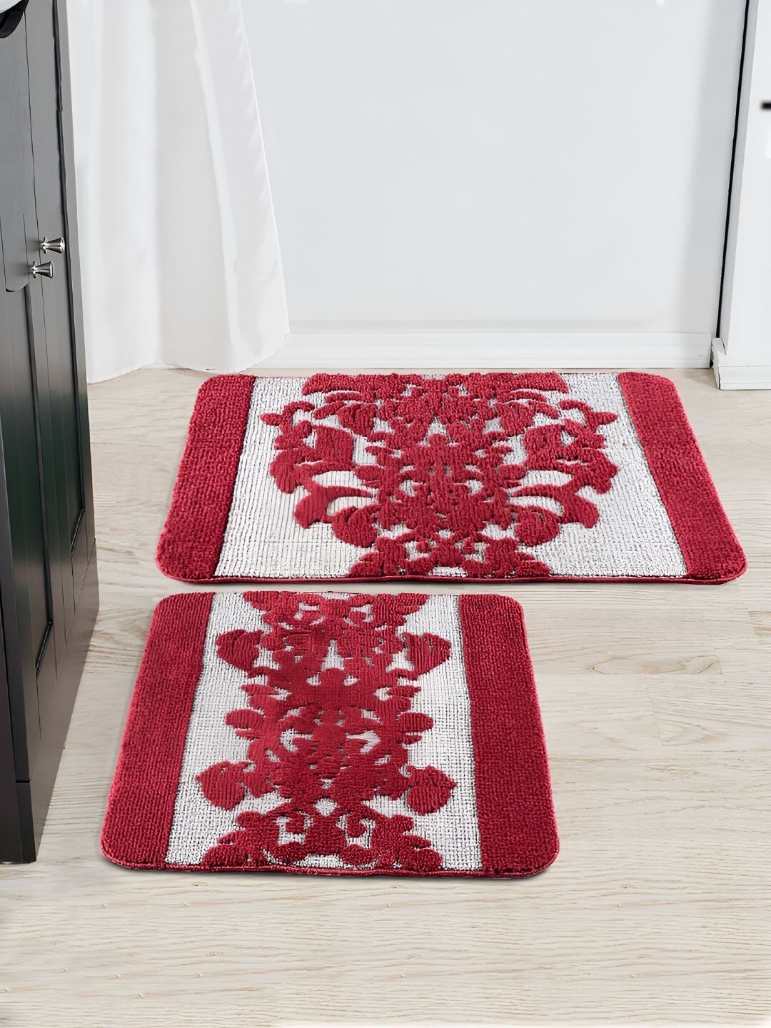 Saral Home 2-Pcs Grey & Maroon Printed 3000 GSM Bath Rugs