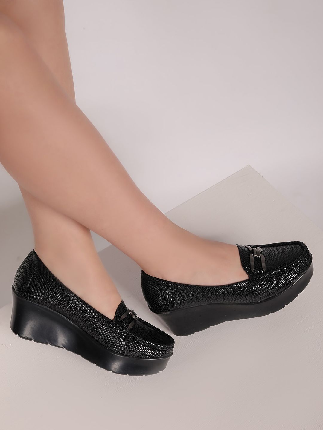 Shezone Round Toe Wedge Heeled Pumps