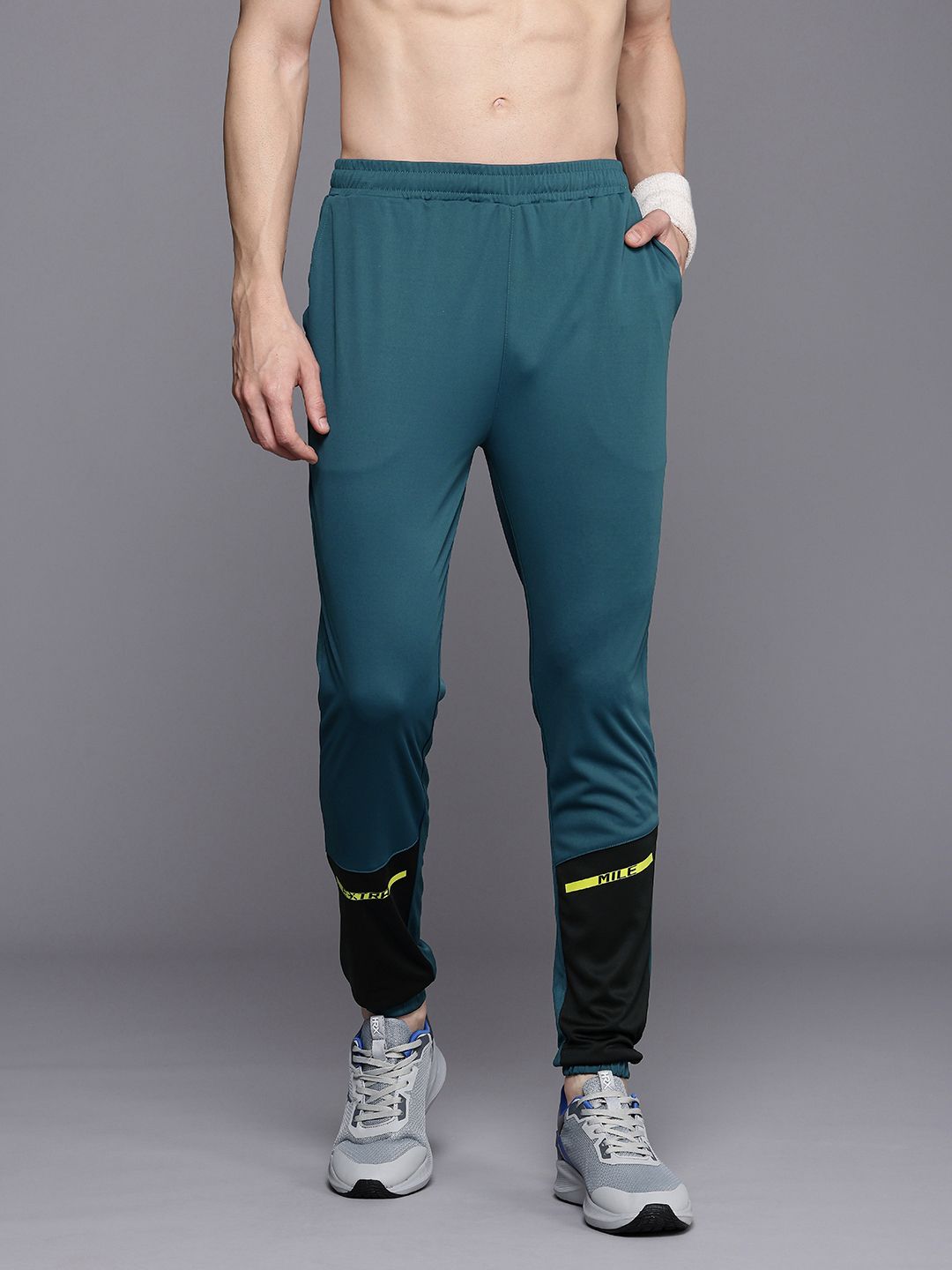 HRX by Hrithik Roshan Men Rapid-Dry Antimicrobial Finish Running Joggers