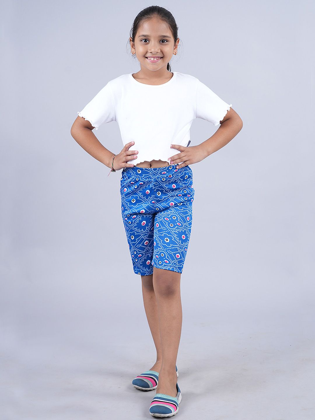 KiddoPanti Girls Round Neck Sleeves Pure Cotton Top with Shorts