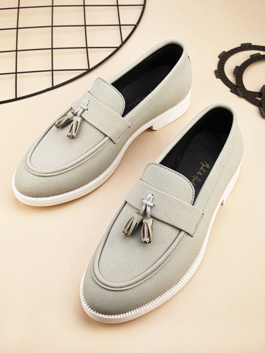 Mast & Harbour Men Cream Coloured Lightweight Suede Tasselled Slip-On Sneakers