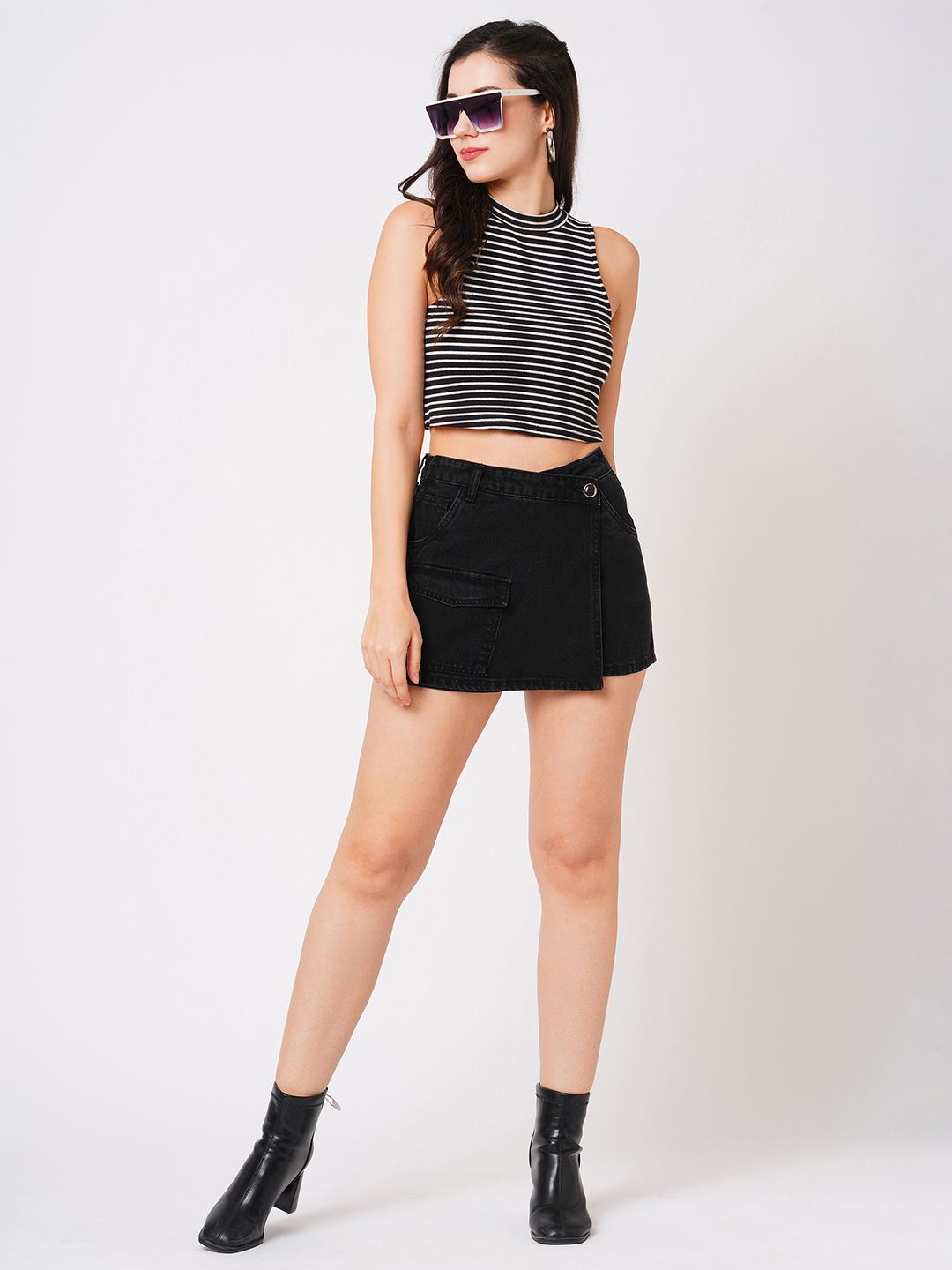 Globus Slim Fit Mid-Rise Front Pocket Denim Skorts