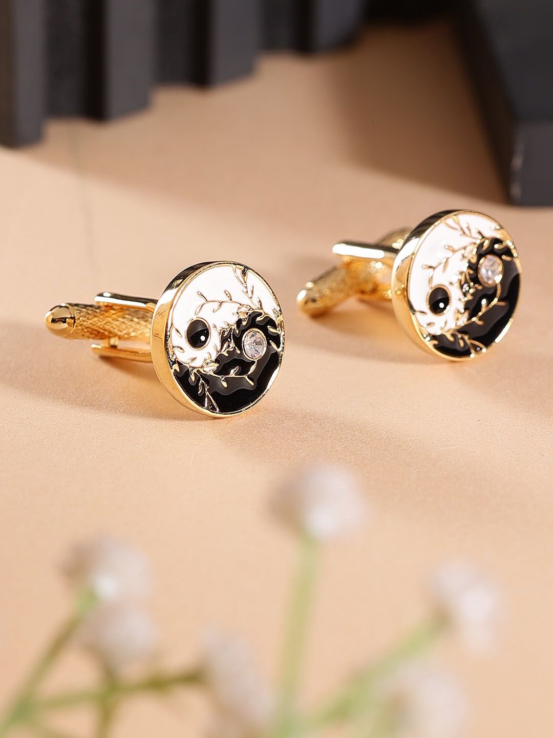Alvaro Castagnino Textured Cufflink
