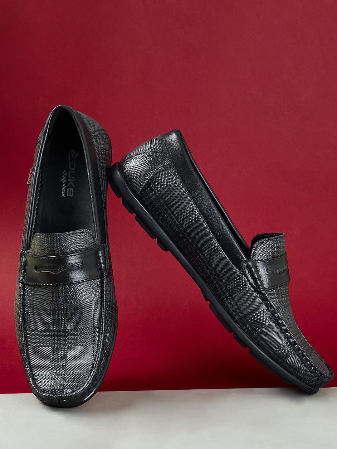 Duke Men Textured Loafers