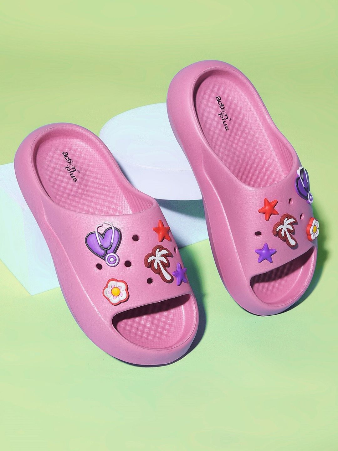 Action Plus Women Applique Detailed Sliders