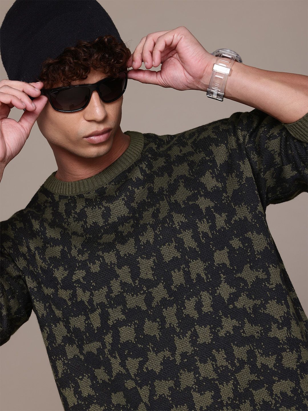 The Roadster Lifestyle Co. Abstract Round Neck Pullover
