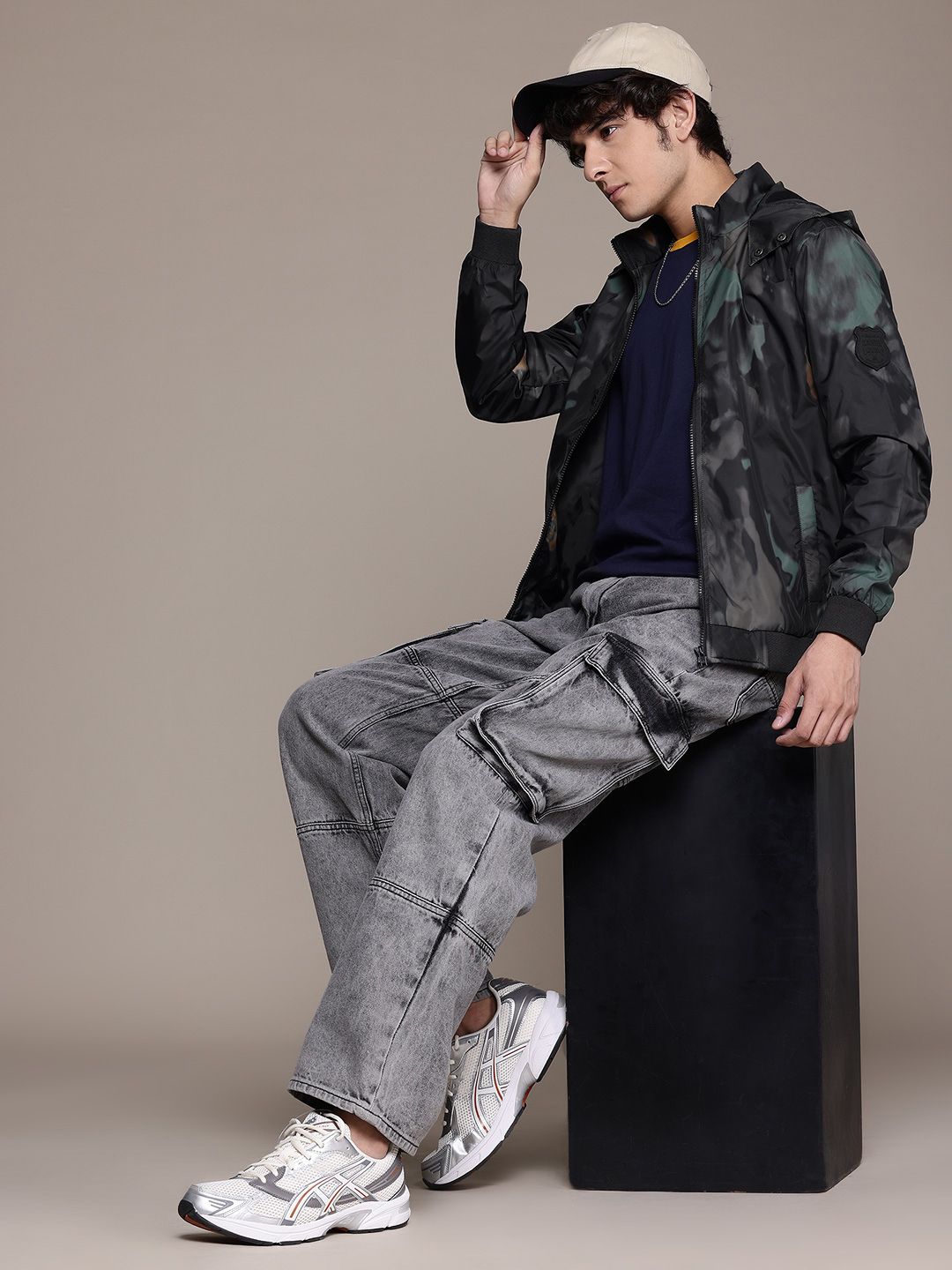 The Roadster Lifestyle Co. Abstract Print Hooded Jacket
