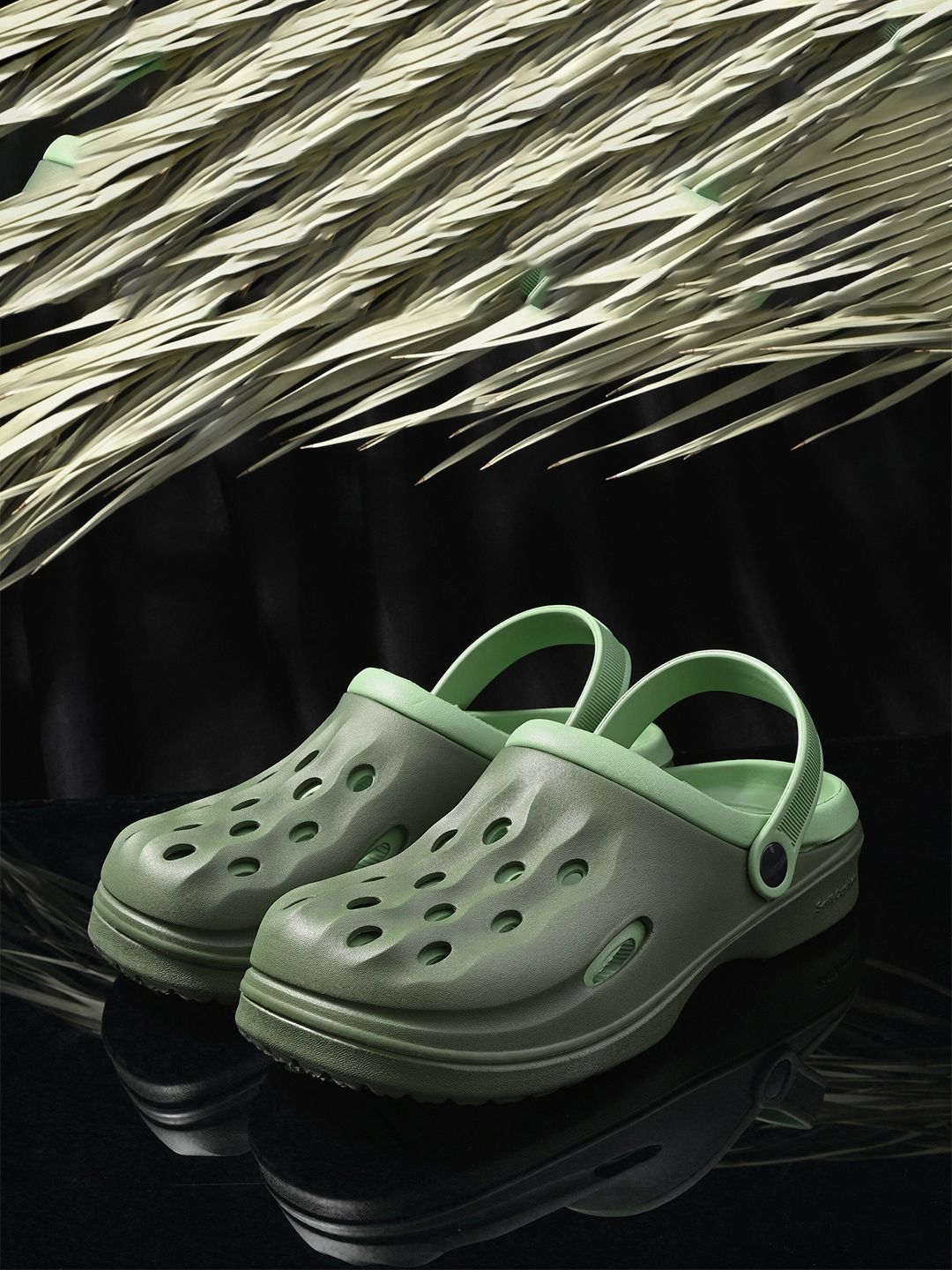 BIRDE Men Clogs