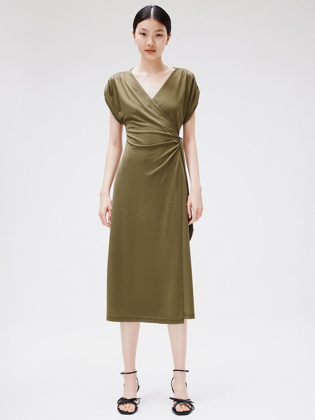 Buy H&M Women Jersey V-Neck Wrap Dress - Dresses for Women 28645552 | Myntra