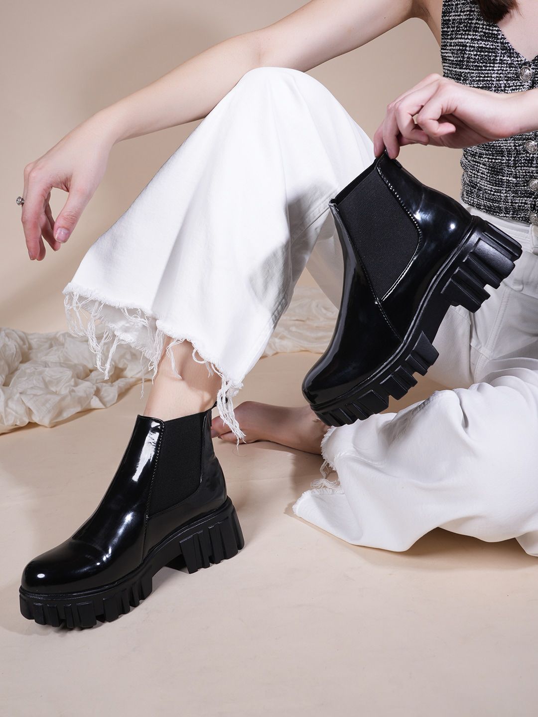 Roadster The Roadster Lifestyle Co. Women Platform Heeled Chelsea Boots