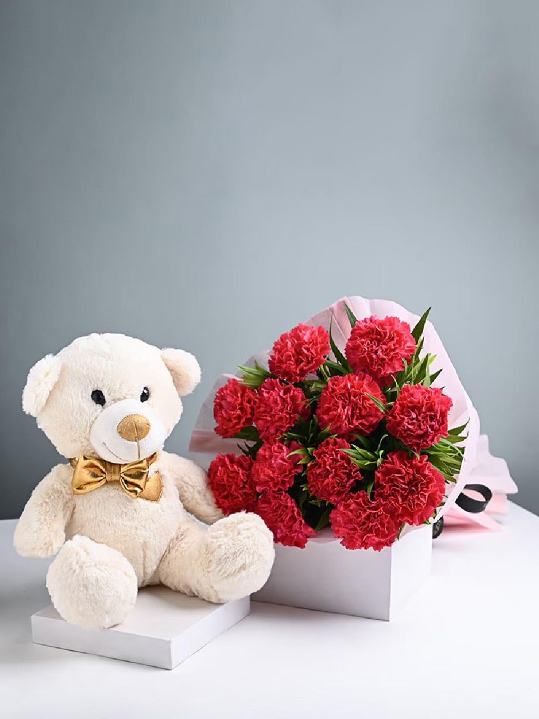 Floweraura Red 10 Pieces Carnations With Teddy Bear