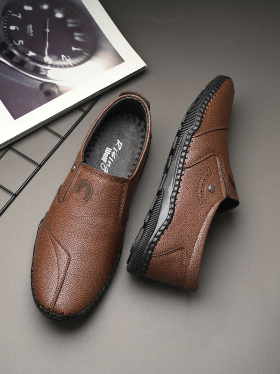 Rising Wolf Men Round Toe Lightweight Loafers