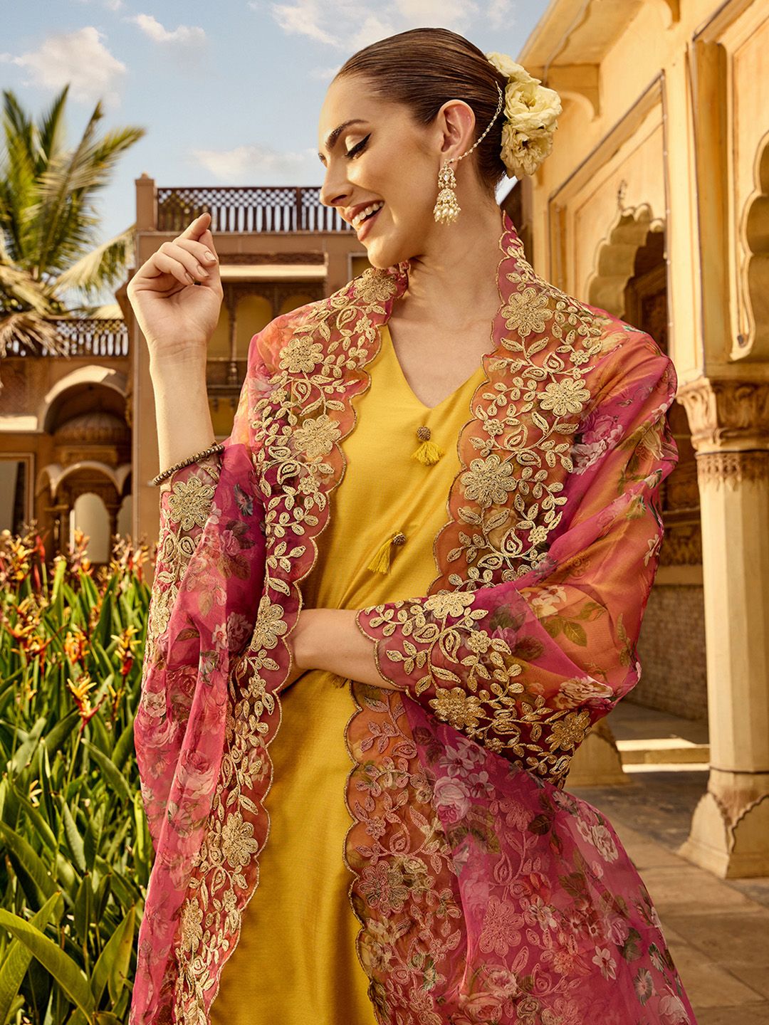 Printed Kurta Set Ishin Printed V-Neck Three-Quarter Sleeves Kurta with Trousers & With Dupatta