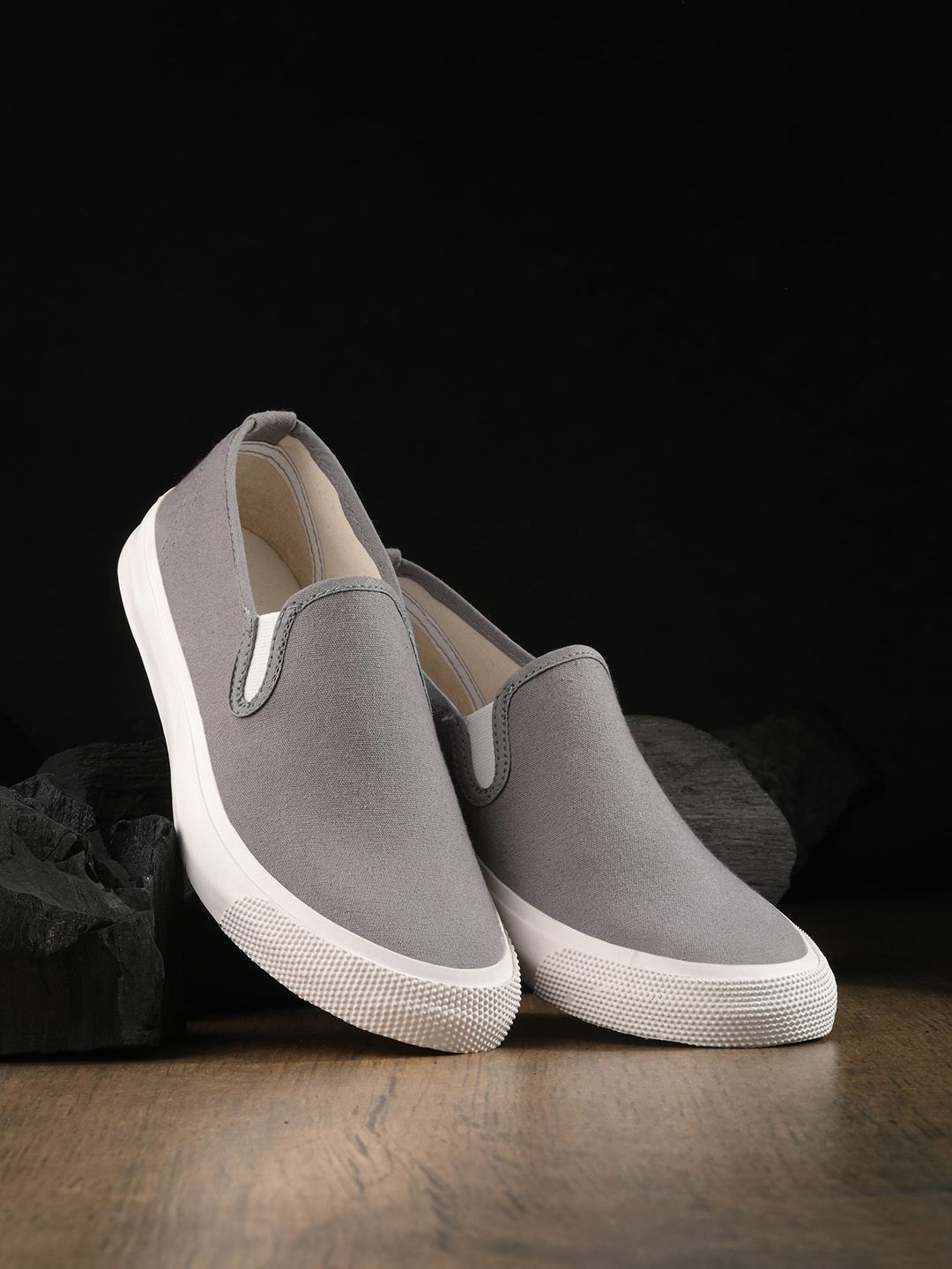 The Roadster Lifestyle Co. Women Grey Lightweight Slip-On Sneakers