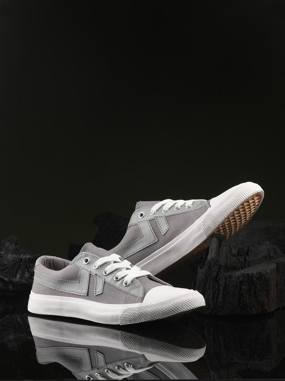 The Roadster Lifestyle Co. Women Grey Colourblocked Lightweight Casual Sneakers