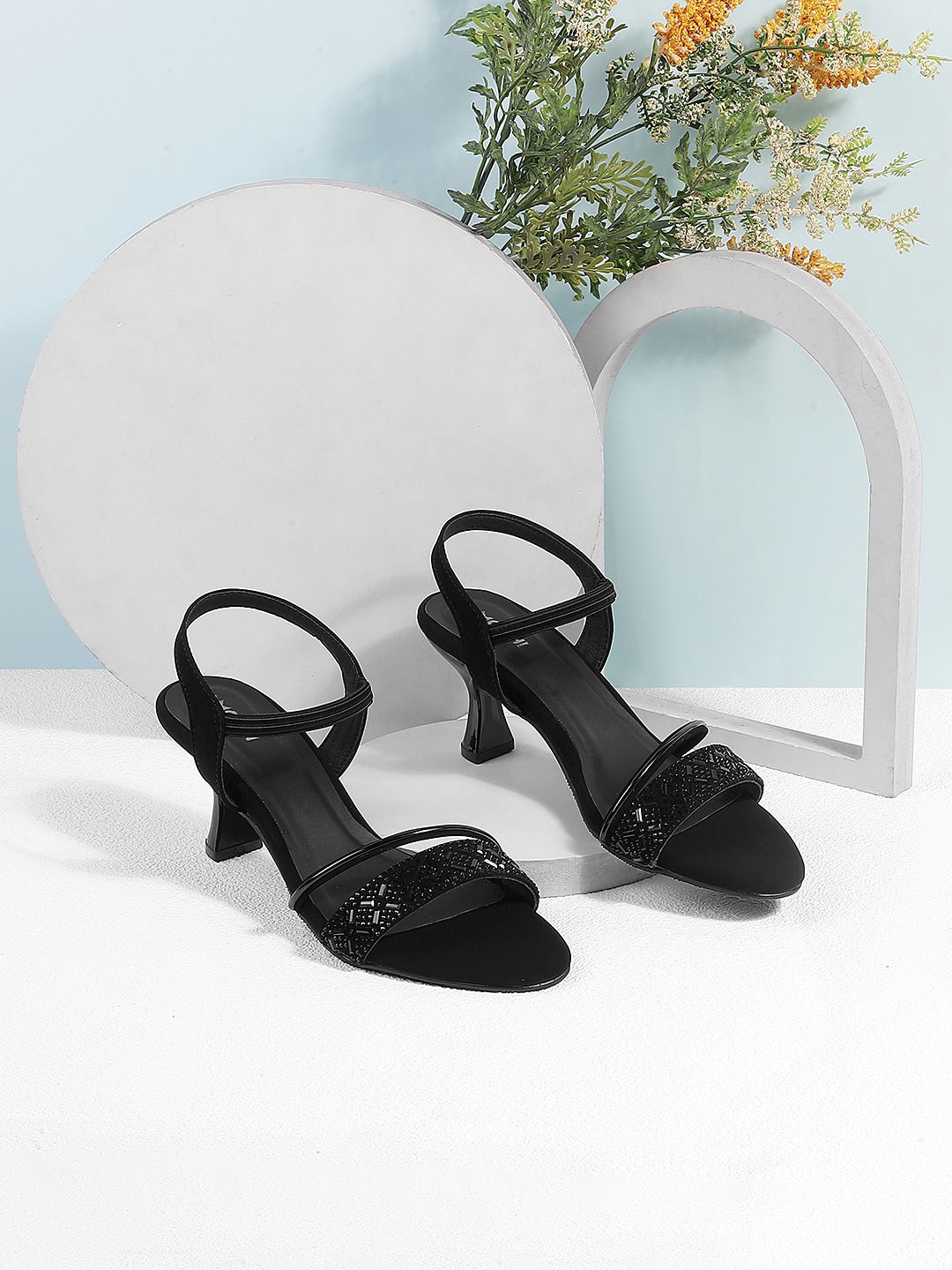 Mochi Mochi Womens Black Embellished Open Toe Kitten Heels Sandal