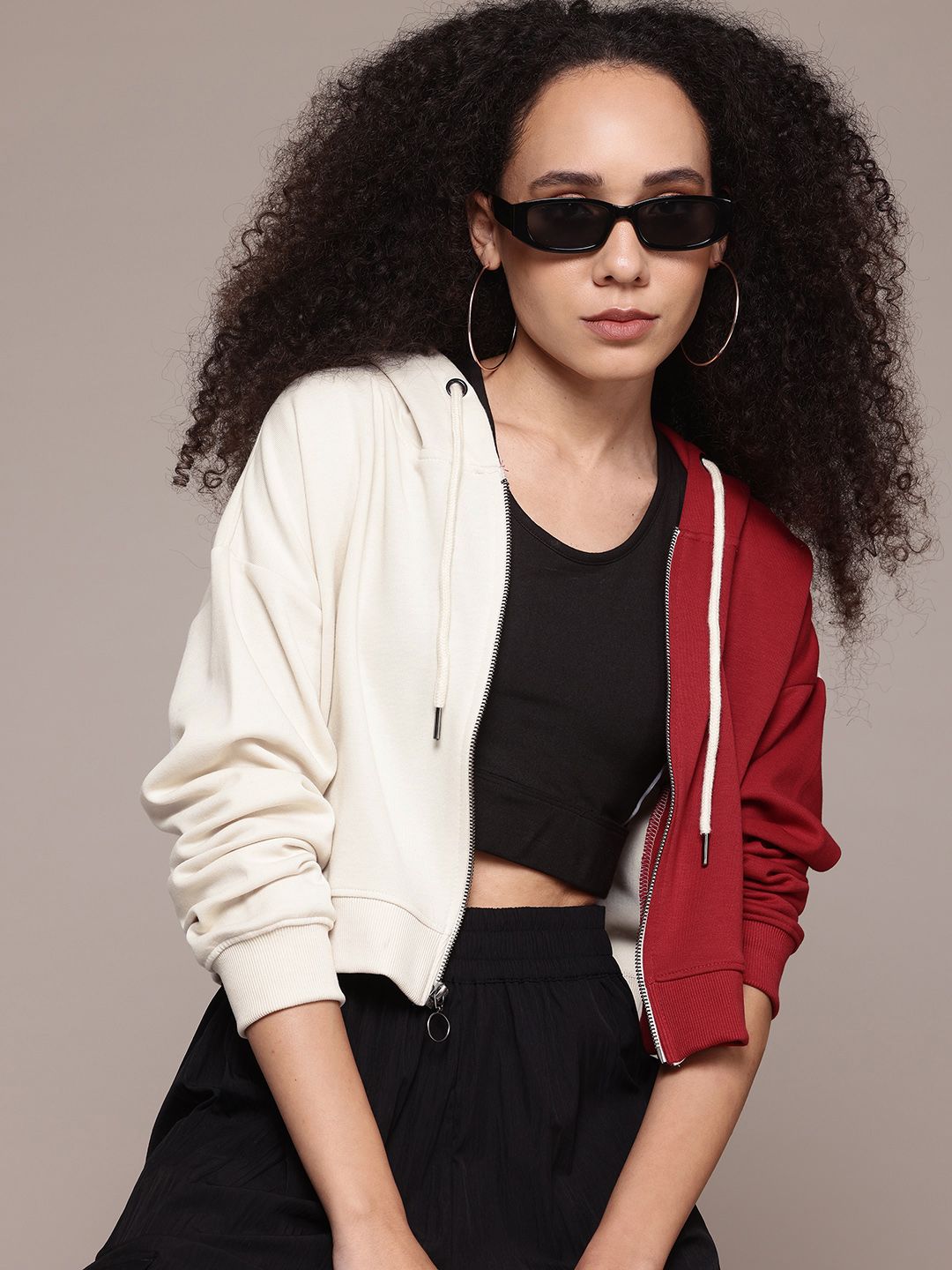 Roadster The Roadster Lifestyle Co. Colourblocked Hooded Cropped Sweatshirt