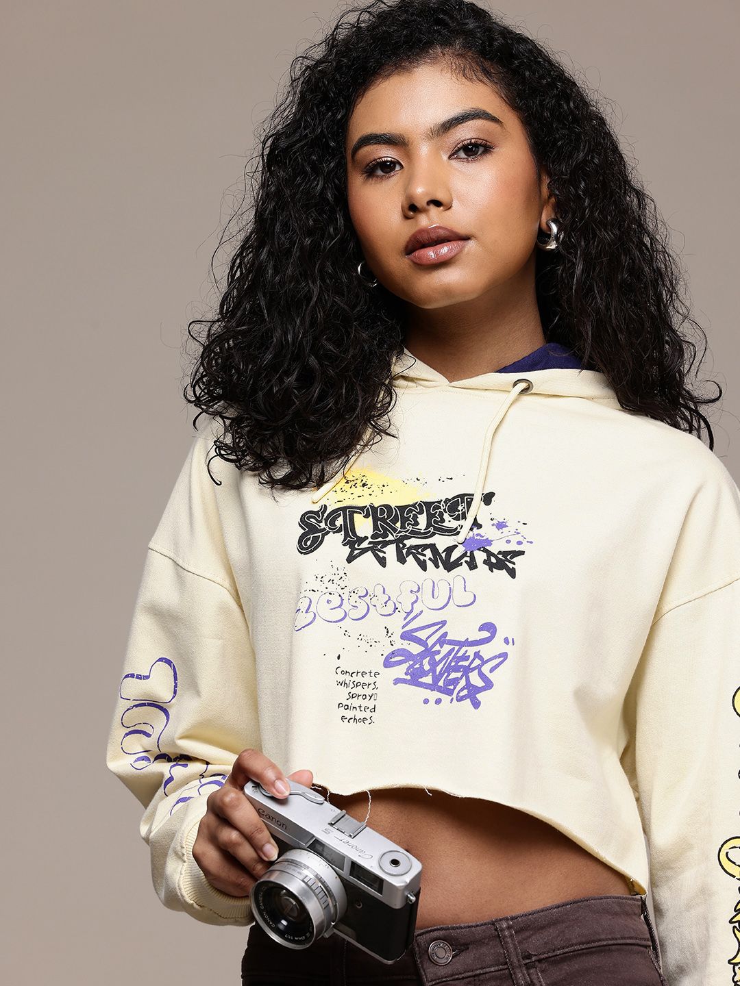 Roadster The Roadster Life Co. Typography Printed Hooded Crop Sweatshirt