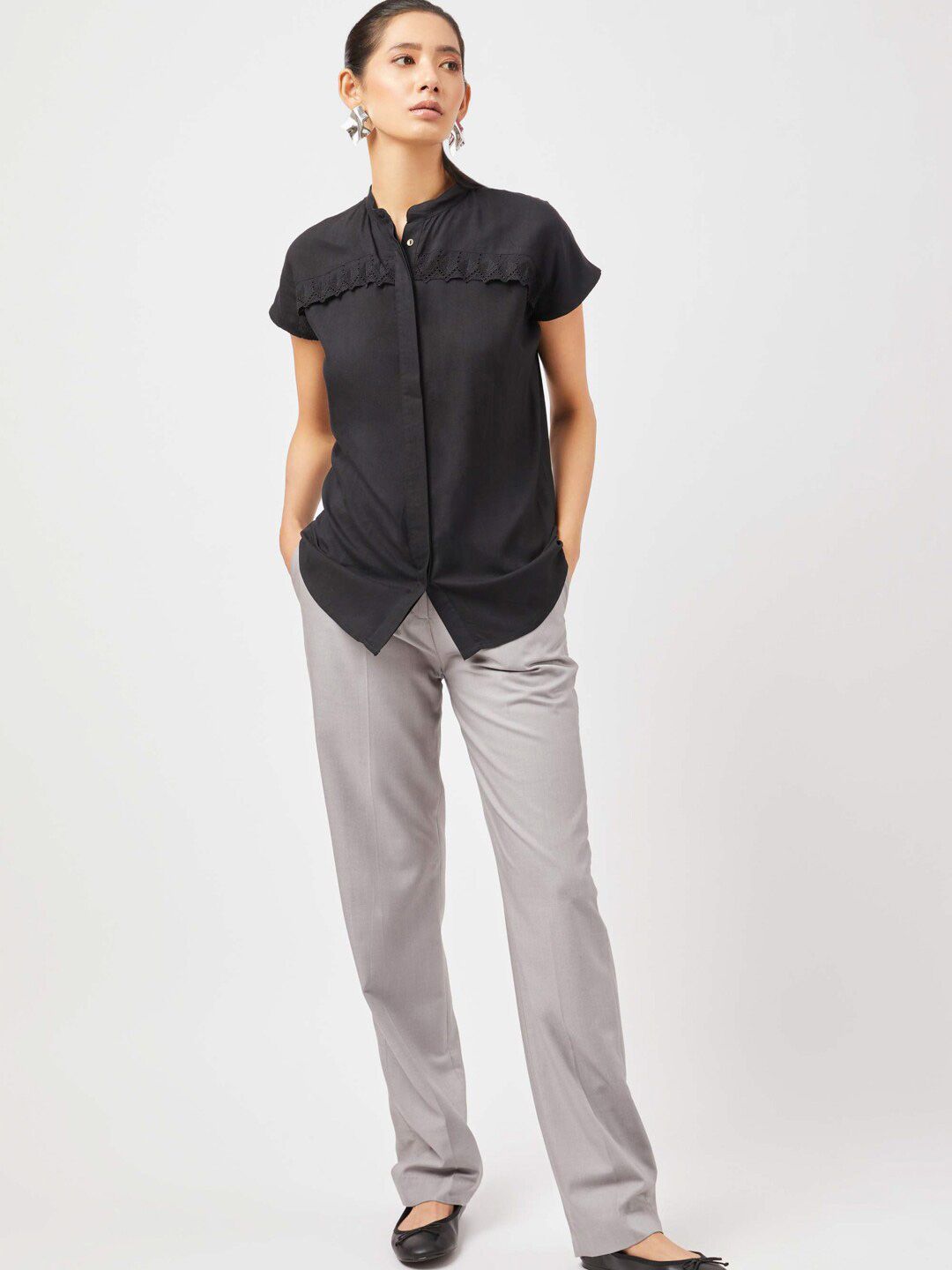 Contemponari Lace Frills Mandarin Collar Regular sleeves Top with Trousers