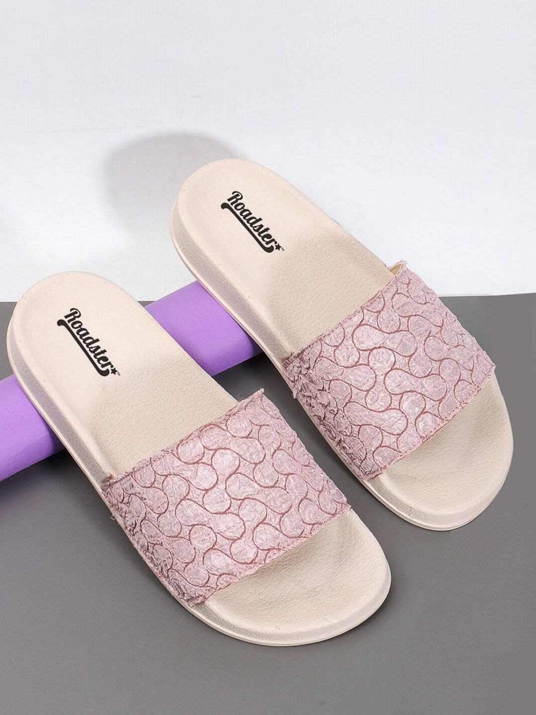 The Roadster Lifestyle Co. Women Pink Textured Sliders