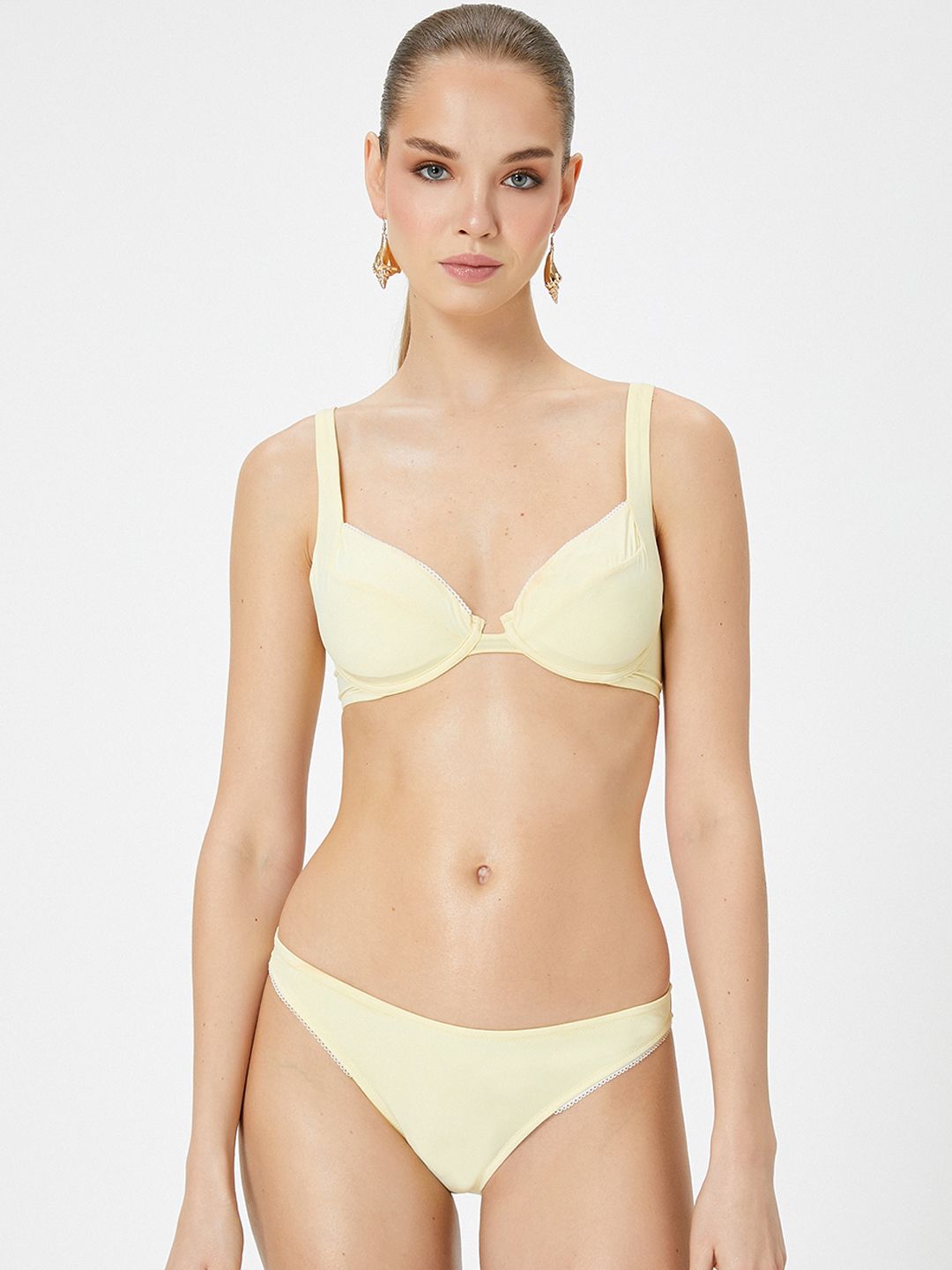 Koton Shoulder Straps Medium Coverage Lace Details Bikini Set