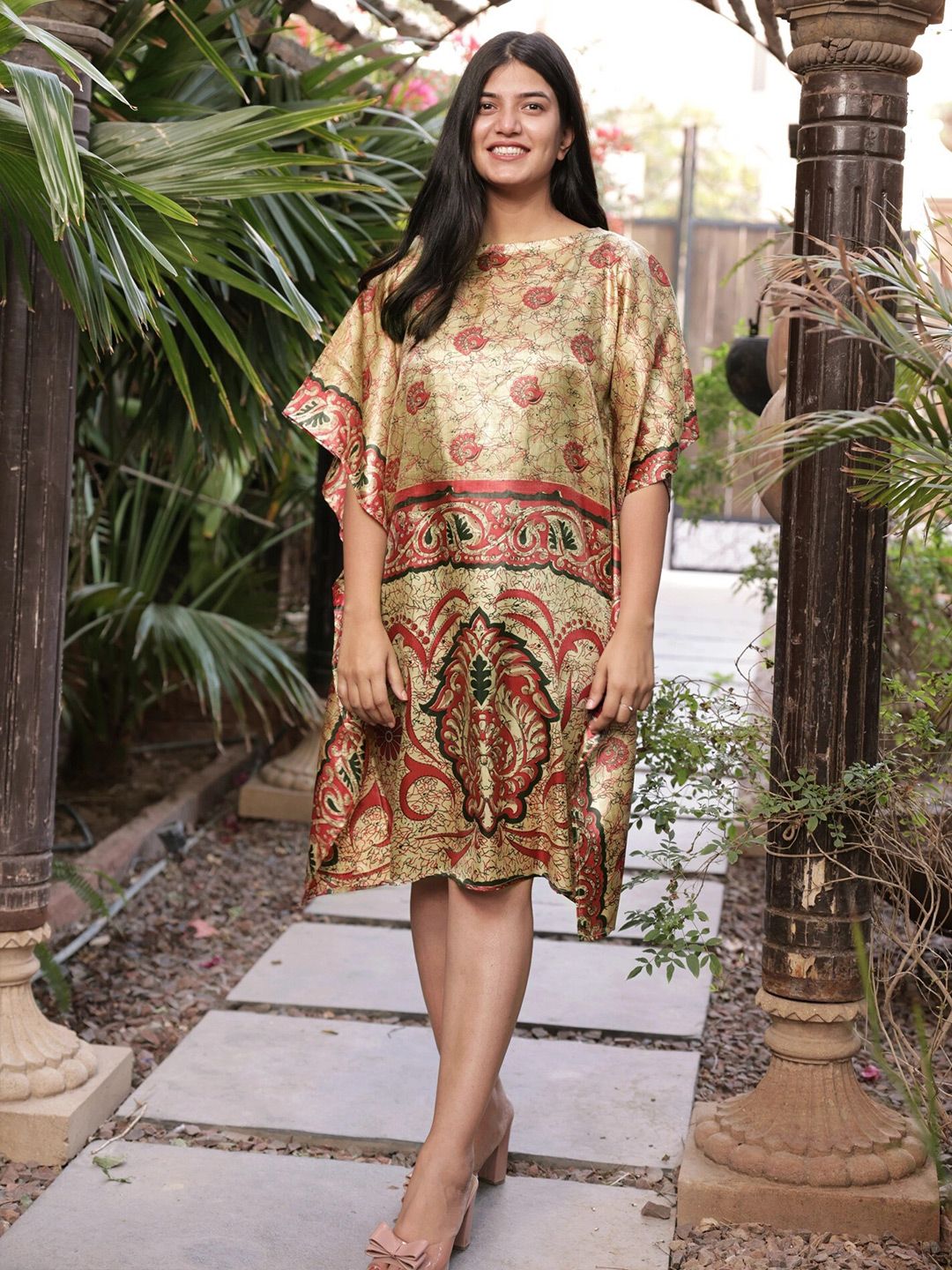 indian retro style dresses for ladies Box Kaftan Caftan Vintage Women Buy Exotic India Vintage Pure Silk Short Box Kaftan Dresses For Women 29578244 Myntra dev-position-formal-prom-outfits:number:70