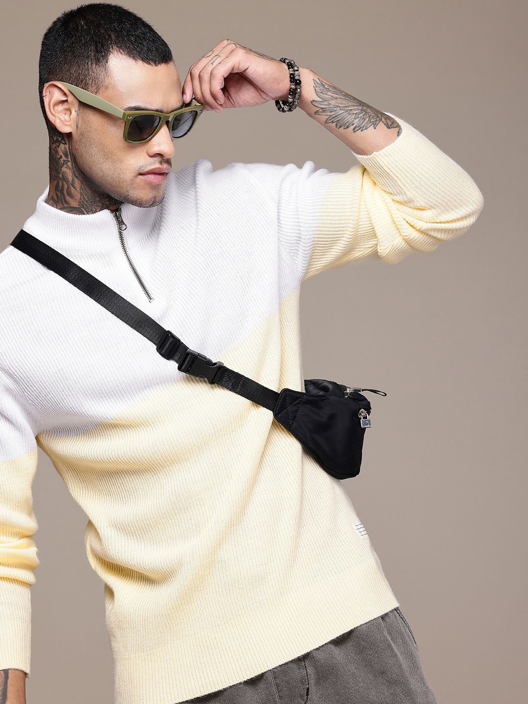 WROGN Colourblocked Comfort Fit Pullover Sweater